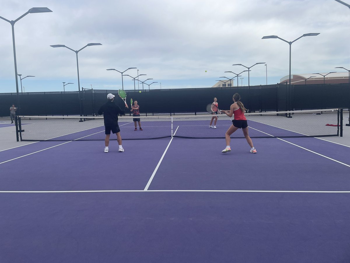 CardinalTennis1's tweet photo. Look at all these cardinals warming up for DISTRICT CHAMPIONSHIP MATCHES!!! #RedRed #TeamMelissa https://t.co/VvG43WHMlq