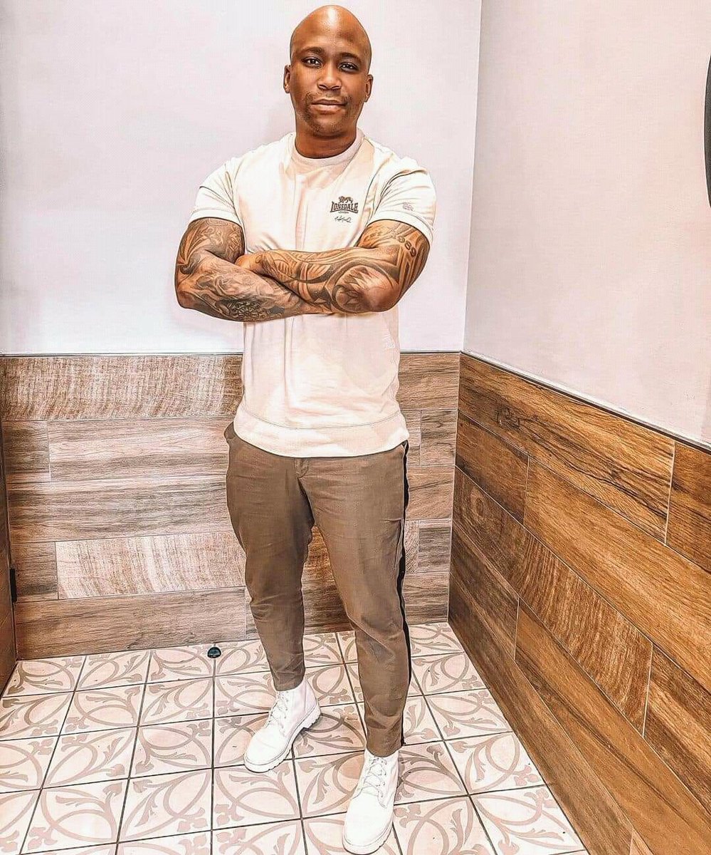 RT if you Team Naak Musiq 
NaakMusiQ 
Like if you Team Cassper Nyovest 
#CassperVsNaakMusiq 
#CelebCity 
Cotton Fest 
Riky Rick