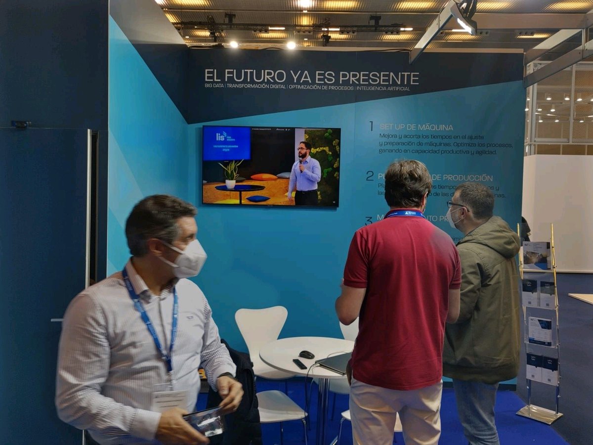 LIS_Data_ES's tweet photo. Hoy hemos seguido atentamente a  @Monge_LIS en su participación en el @Microsoft #HeroesforManufacturing, desde @Wayra.

En nuestra oficina de #Cantabria y en el stand del @AdvanFactories no nos hemos perdido su exposición de casos de uso de Mantenimiento Preventivo Dirigido. https://t.co/dUCVHngzpZ