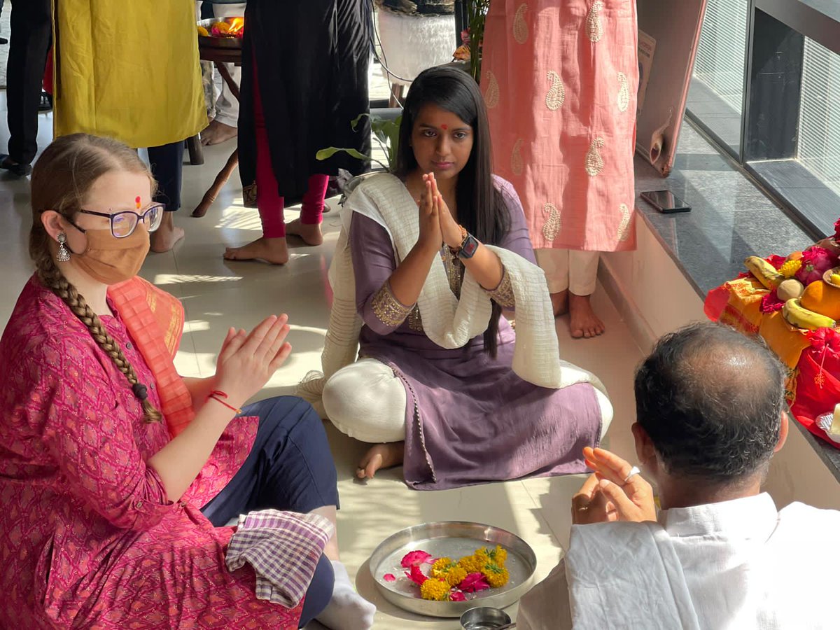 o2htechnology's tweet image. Thrilled to share that o2h technology has moved to a more #livelyofficespace based in the heart of the city.

Huge thanks to our CEO @glyn_dk and @prashantshah123 Co-founder of @o2hgroup for participating in the pooja ceremony.

#o2htech #seedingnewideas #cultureofinnovation