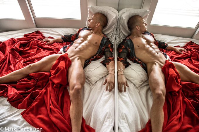 1 pic. Roses are red… When you love someone. & roses are ALSO red when you fucked N you’re saying you’re