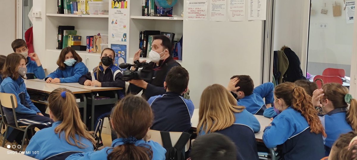 rbtofa's tweet photo. escolti i respongui a les seves demandes de saber. Avui ho hem tornat a fer a @escolaguinardo. Moltes Gràcies a tot@s per la rebuda, per l’atenció i pel comiat 🥰 👏👏👏👏 https://t.co/hOw6XrVkBg