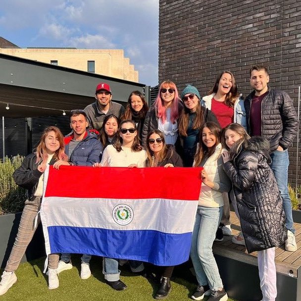 UKinParaguay's tweet photo. Nuestros becarios 🇵🇾 #Chevening, quienes se encuentran estudiando en 🇬🇧 tuvieron la oportunidad de reunirse con más de 1600 futuros líderes de 115 países en la #CheveningSummit, un encuentro de integración y capacitación.
📷: Andrea Ferreira y Germán Barreto https://t.co/2maygl8jn6