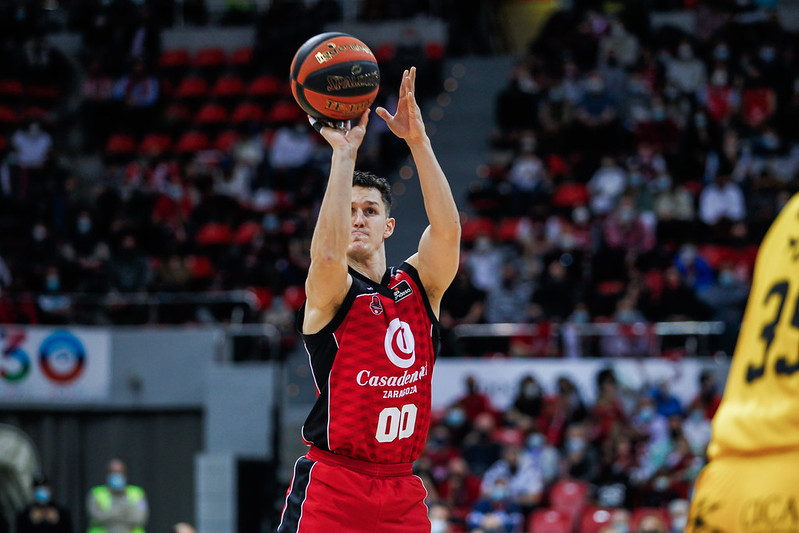 🏀Sorteo🏀 <a href="/CasademontZGZ/">Casademont Zaragoza</a> necesita a su afición para recuperar la senda del triunfo y no te lo puedes perder. Sorteamos una entrada doble para el sábado a las 20:45h
1⃣Sigue nuestro perfil
2⃣ RT + comenta con quién irás
Participa hasta el viernes a las 12 horas