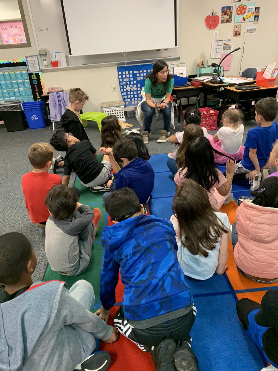 joblingsjrs's tweet photo. Thank you @MargoWarne for coming to teach a guidance lesson!! The students loved having you 💕 https://t.co/eiF4pQVVju