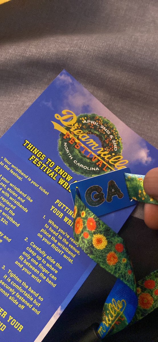 Anybody looking for a dreamville ticket? 👀