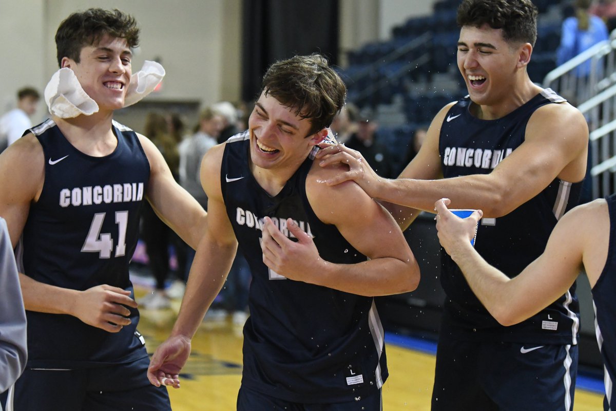 cunebulldogs's tweet photo. He's a small school farm boy with a big-time game. Noah Schutte took the national tournament by storm and will no longer fly under the radar. He's also not one to rest on his laurels. Noah is a rising star for @CUNEmbb.

🏀 FEATURE ➡️ https://t.co/Zm1t2PT2og. https://t.co/FNPmxrEfAW