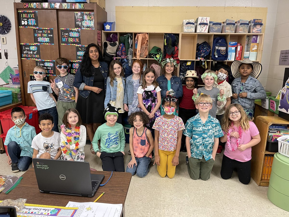 AnnaMarieCarr10's tweet photo. #2ndgraders @NortonCougars @AnnaMarieCarr10 last day of #staycation spirit week: Think Tropical Thursday ๐บ #readyforspringbreak https://t.co/mmZm78LMRu