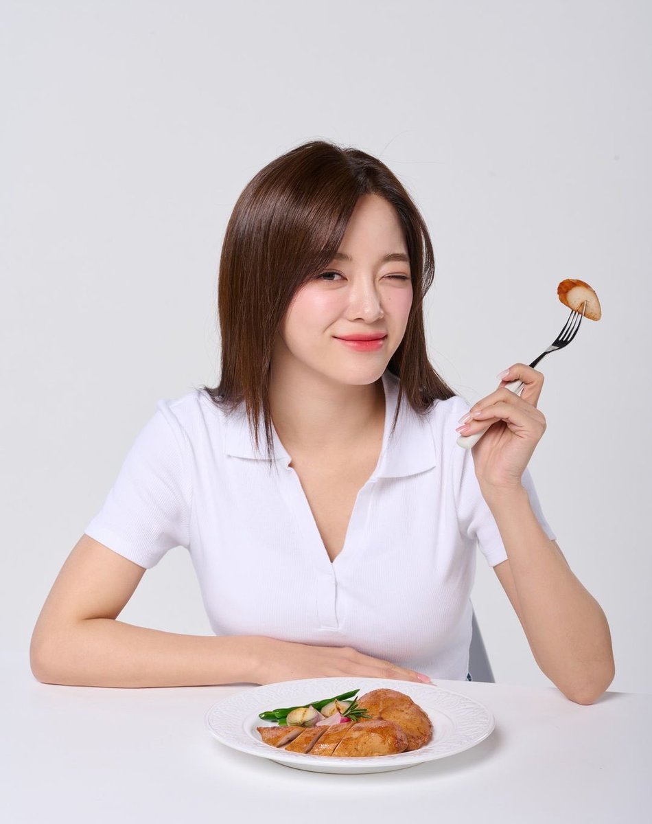 sejeongshots's tweet photo. Kim Sejeong for Goobne Chicken🍗

— #KIMSEJEONG #김세정 @0828_kimsejeong https://t.co/C1bqqXzAAp