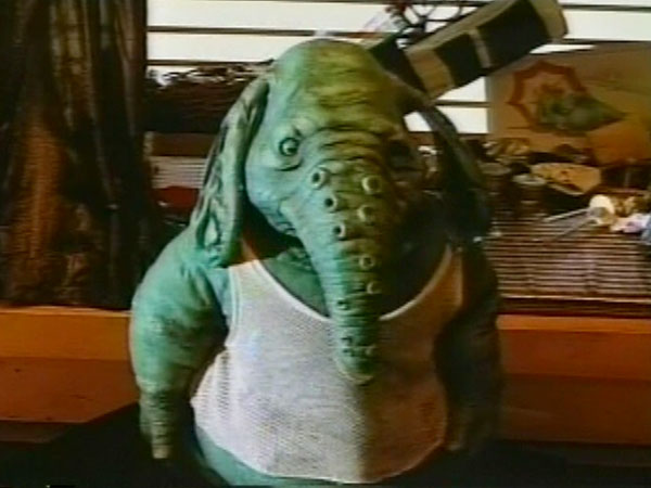 Disney_Wiki's tweet photo. Happy Birthday, Tony Cox
For Disney, he portrayed an Ewok in #StarWars: #ReturnOfTheJedi, Hooter in #CaptainEO, and Knuck in #OzTheGreatAndPowerful. He also voiced Chuck E. Rubber Duck in the #ToyStory Toons short, #PartysaurusRex. https://t.co/vw4728FEEr