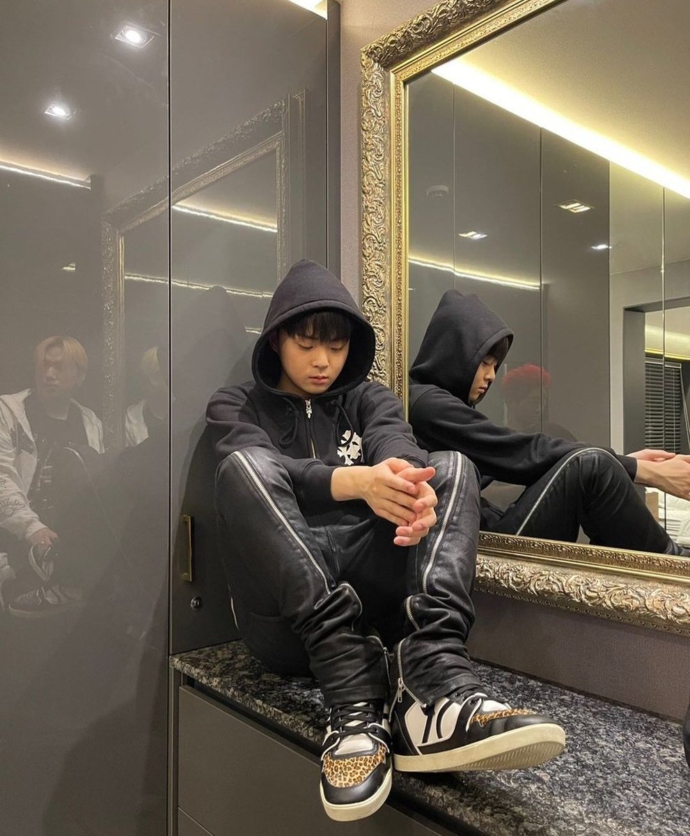 Reidaneon x jena
instagram update 
#reidaneon #김규하 #kimgyuha