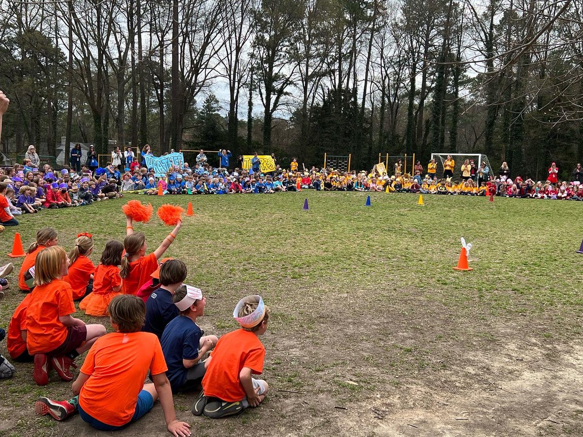 TuckahoeES's tweet photo. Quarter 3 Pep Rally was a BLAST!!! Congratulations to House Tharros for being the quarter winner!! 💛🦁 https://t.co/Hg88FxrndI