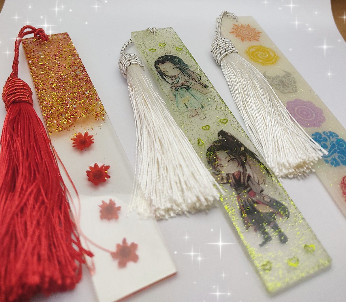 iservewangxian's tweet photo. Gente! Eu realizei o sonho de abrir uma lojinha de personalizáveis em resina. Tem chaveiro, marca página, quadros... O melhor é que VOCÊ escolhe cor, imagem, etc, do jeitinho que quer! ❤️

Me ajuda com um RT pra alcançar mais gente, por favor. 🥺

🌸 Link e mais infos abaixo: https://t.co/X3oOtOnloa