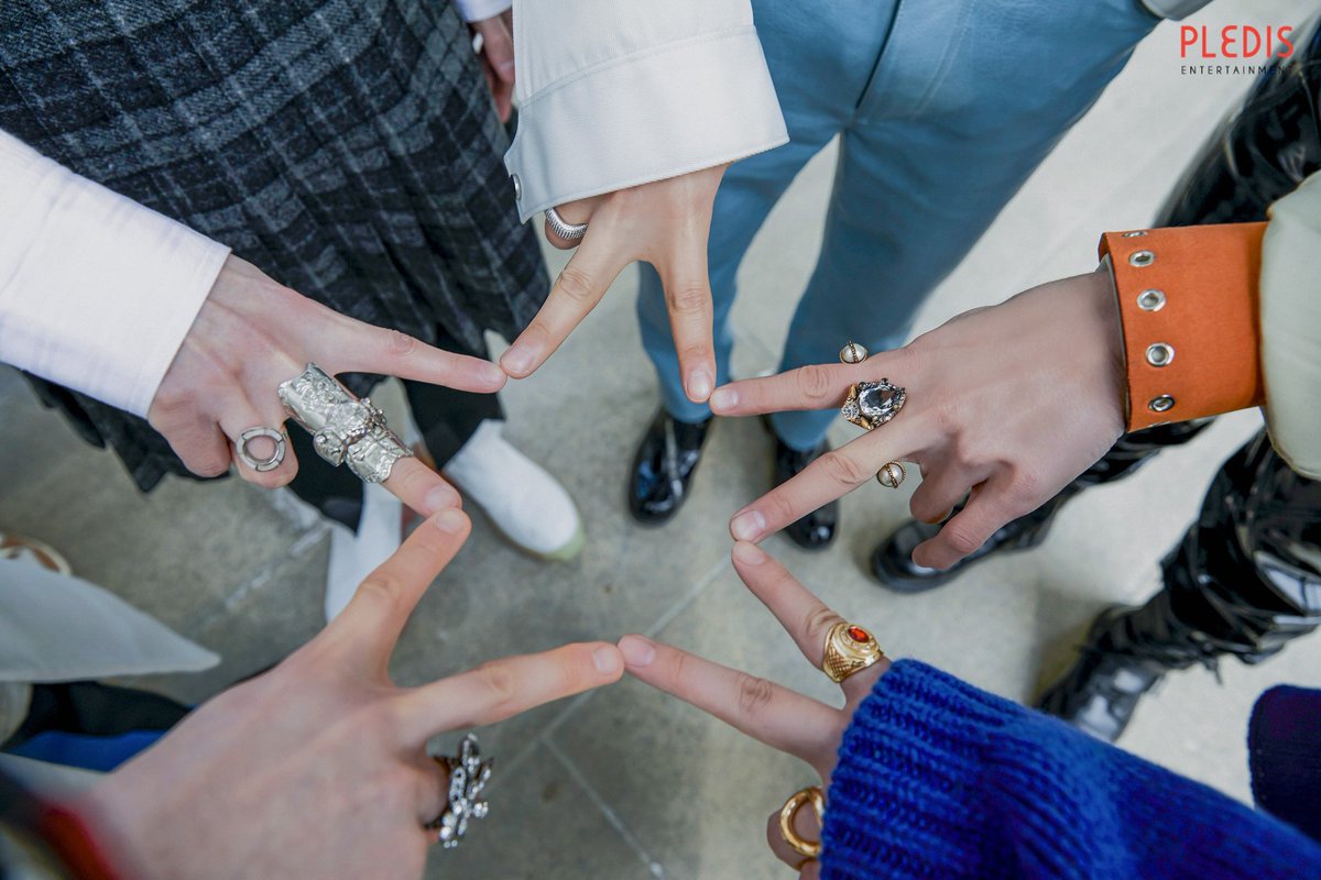 narshabaekho's tweet photo. 졸업 그리고 영원한 기다림💧
다시, 봄 
그날이 오기까지 종현 아론 동호 민현 민기 그리고 우리 러브들 따뜻한 봄날처럼 늘 행복하길🙏
하나. 둘. 셋. 사랑해💖💖💖💖💖 #뉴이스트 
#뉴이스트와_러브의_계속될봄
#뉴이스트와_러브는_그렇게_행복했습니다 https://t.co/FmzyBvlsaE
