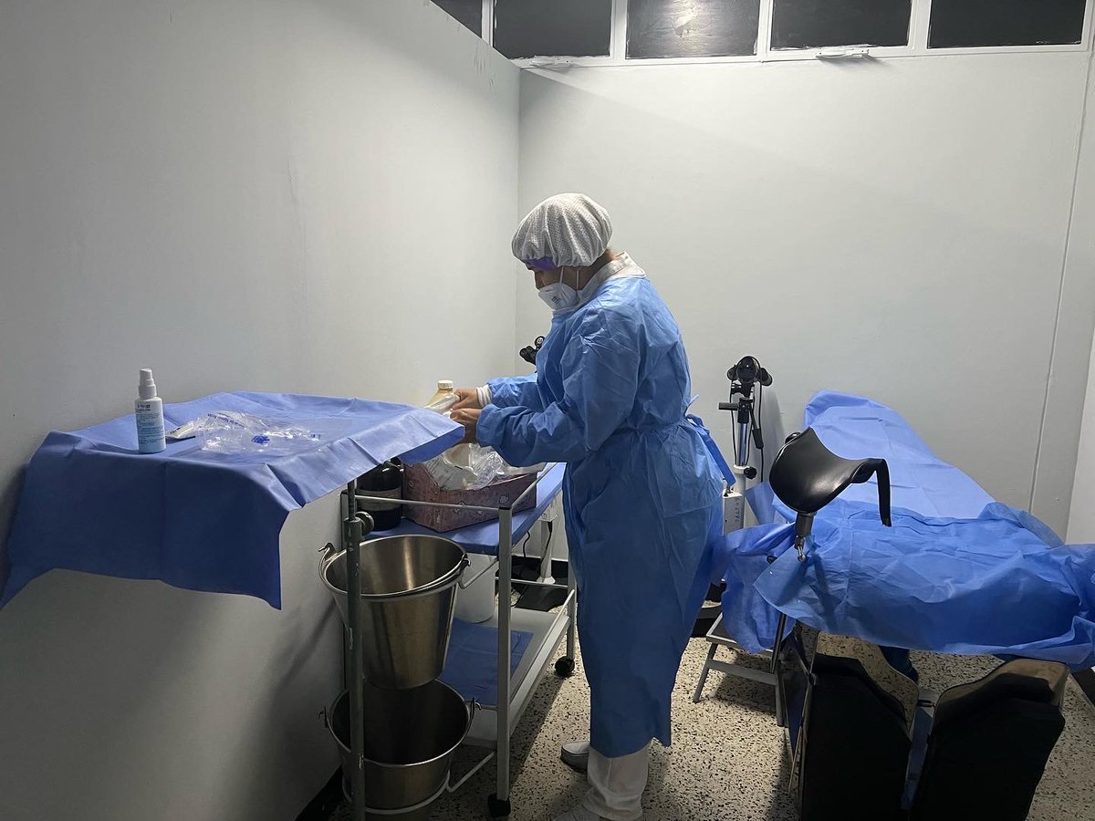 IVSSELCUARTEL's tweet photo. #Hoy | Nuestra consulta de Gineco-Obstetricia se encuentra activa de Lunes a Viernes brindando atención digna, óptima, y calidad con compromiso y amor a todas nuestras pacientes que acuden nuestro Centro @NicolasMaduro @MagaGutierrezV  
@ivssoficial #4MillonesYContando https://t.co/bhod20Bosh
