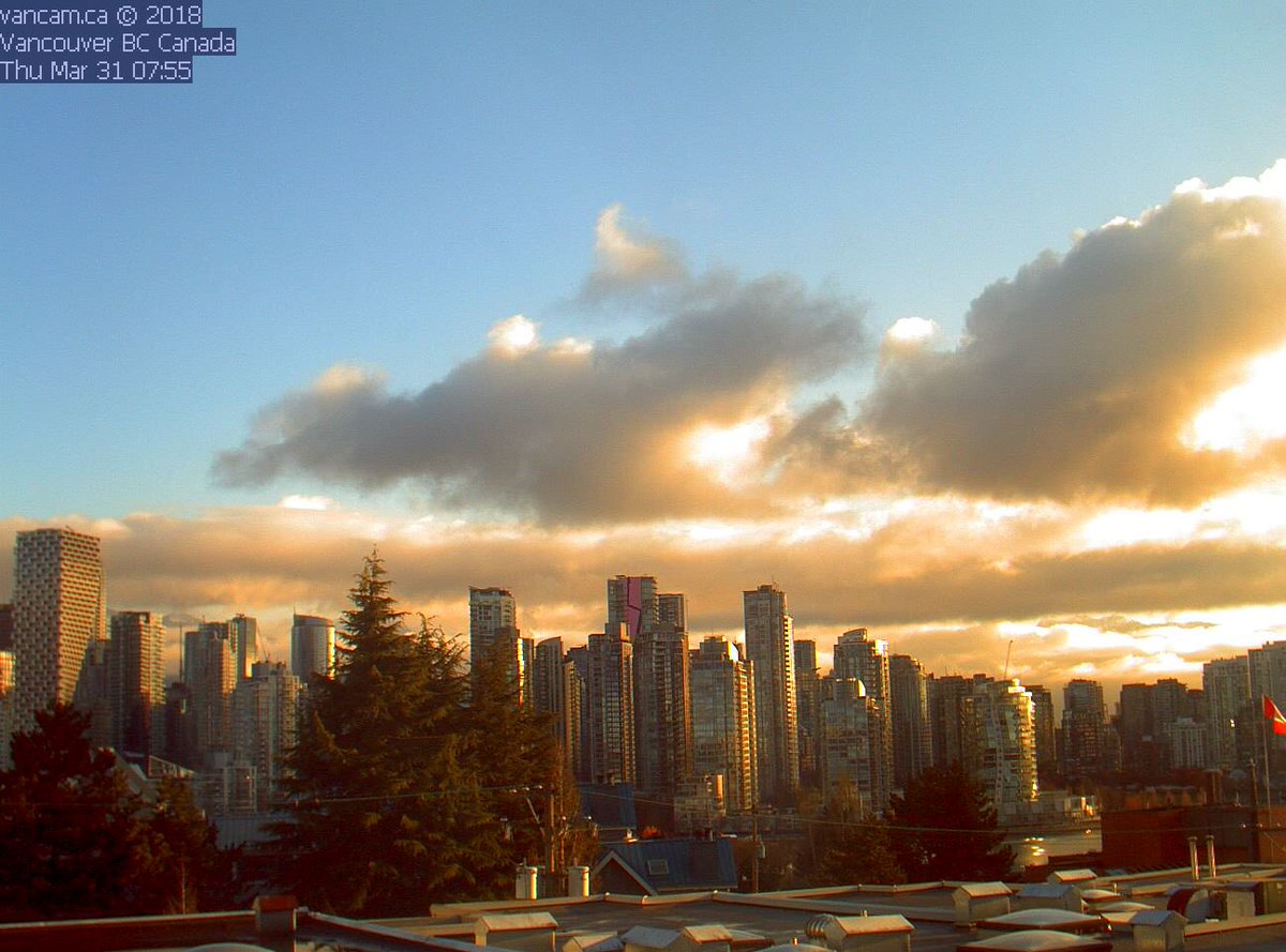 vancam_ca's tweet photo. #Vancouver #sunrise @JWagstaffe @ensembleator #spring https://t.co/gPxzDNc7De