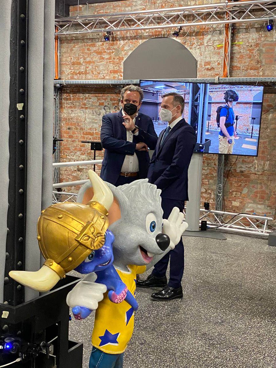 MichaelMack's tweet photo. #EuropaPark &amp; #MackNeXT meet #MiWuLa!
 
Es ist mir eine große Freude, @yullbe_official Pro &amp; Go heute im @MiWuLa mit dem Minister @Wissing, dem Bürgermeister von #Hamburg @TschenPe, und der Familie Braun zu eröffnen. Das absolute #VR Must-See in der schönen Speicherstadt! https://t.co/HJxb37cyVS
