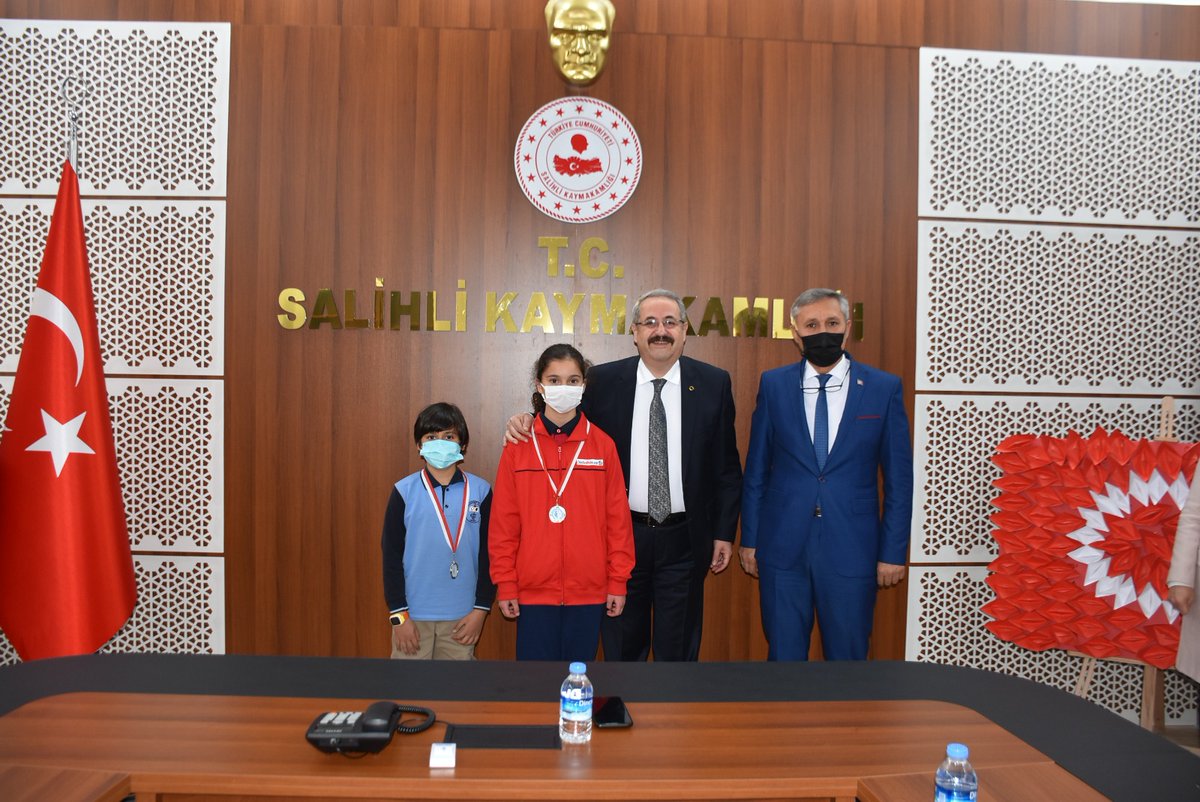 Salihli_Kym's tweet photo. Türkiye Akıl ve Zeka Oyunları Şampiyonası İl Finallerinde Ödül Alan Öğrencilerimize Madalyalarını Takdim Ettik.
https://t.co/BTpasUf6Kn https://t.co/of0GNgeEel
