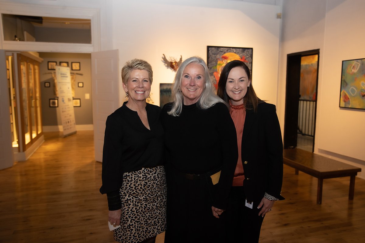 DrMDSaunders's tweet photo. During @uwfcob's #WILC, I had the opportunity to meet a variety of inspiring women who are truly making a difference in their communities.
⁣
Thank you, @profhartnett, for putting together a space for women to speak and learn valuable skills from each other. #WomensHistoryMonth https://t.co/qZlowVjl06