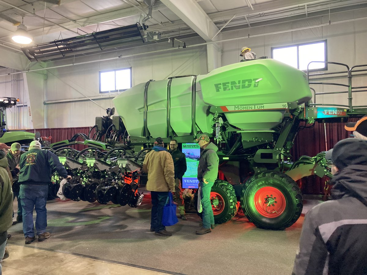 Fendt_NA's tweet photo. #TradeShowThursday - Thanks to @VanderloopAG for sharing these great pics from the WPS farm show in Oshkosh, WI where customers from WI, IL, IA can learn about our #Fendt products! Looks like a #Fendtastic time to learn more about how #Fendt can help your operation #GrowBold! https://t.co/QiLyjVdHxt