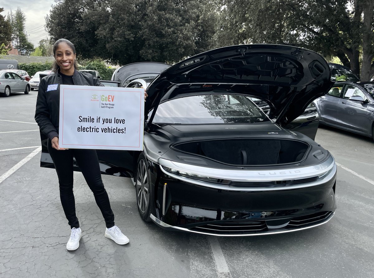 planetacterra's tweet photo. Scenes from our recent Electric Vehicle Expo at @FCCPA. 😍
➡️Looking for ways to green your ride? Check out lots of #YearoftheEV events happening throughout Earth Month (and beyond)!
https://t.co/tbDiKp58UX #SantaClaraCounty #KarlKnappGoEV https://t.co/gZwB3of0cM
