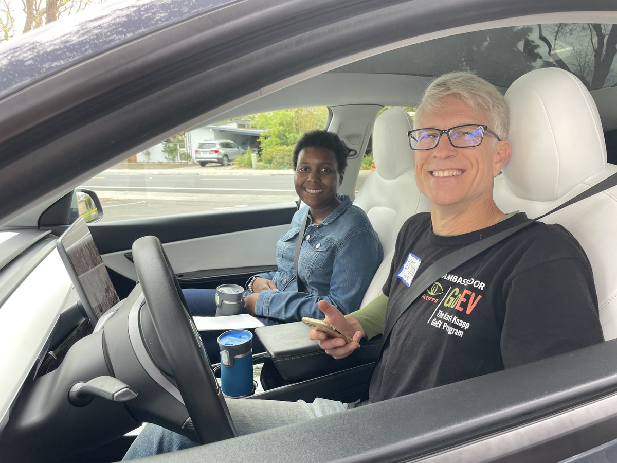 planetacterra's tweet photo. Scenes from our recent Electric Vehicle Expo at @FCCPA. 😍
➡️Looking for ways to green your ride? Check out lots of #YearoftheEV events happening throughout Earth Month (and beyond)!
https://t.co/tbDiKp58UX #SantaClaraCounty #KarlKnappGoEV https://t.co/gZwB3of0cM