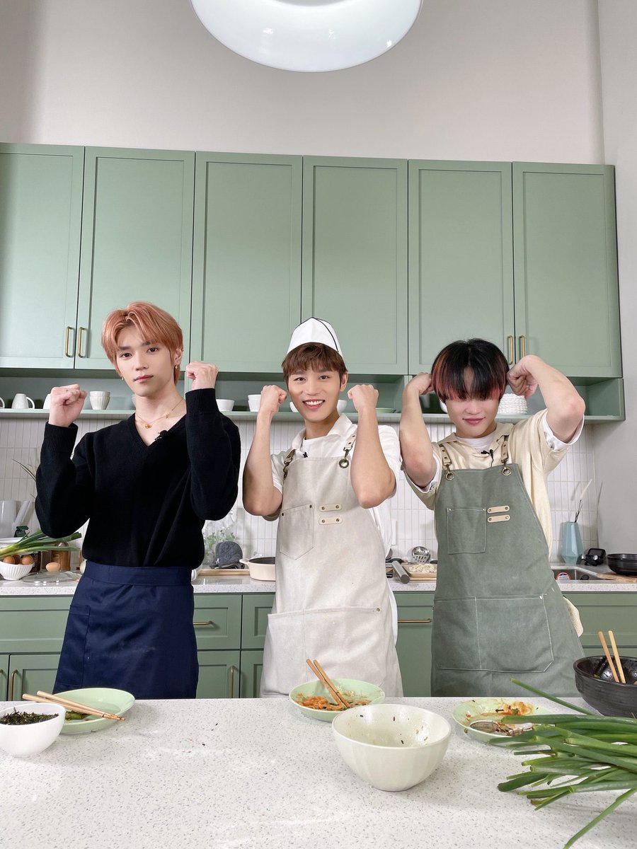 NagoyaCTzen's tweet photo. 新企画「Master MOON Chef 」

今話題の料理人ムン先生が、疲れた時でも作れるとっておきのレシピを教えてくれるよ！

詳しくは６時１４分過ぎに放送予定⏰

#ねおかるテレビ
#MasterMoonChef 
#エイプリルフール https://t.co/moXmN4a2Je