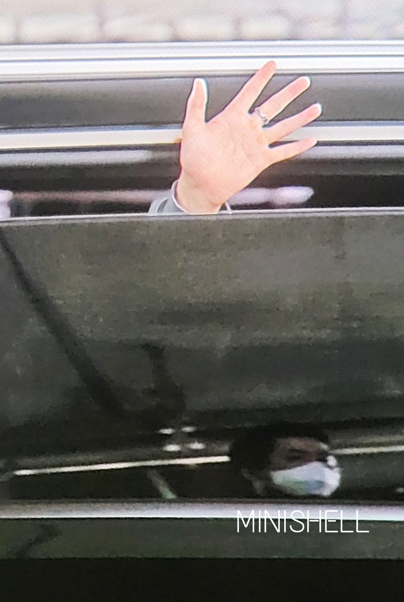 220331 퇴근 프리뷰

너무 재밌었어 꿀잠!

#WINNER #HOONY #위너 #이승훈
<a href="/official_hoony_/">official_hoony_</a>