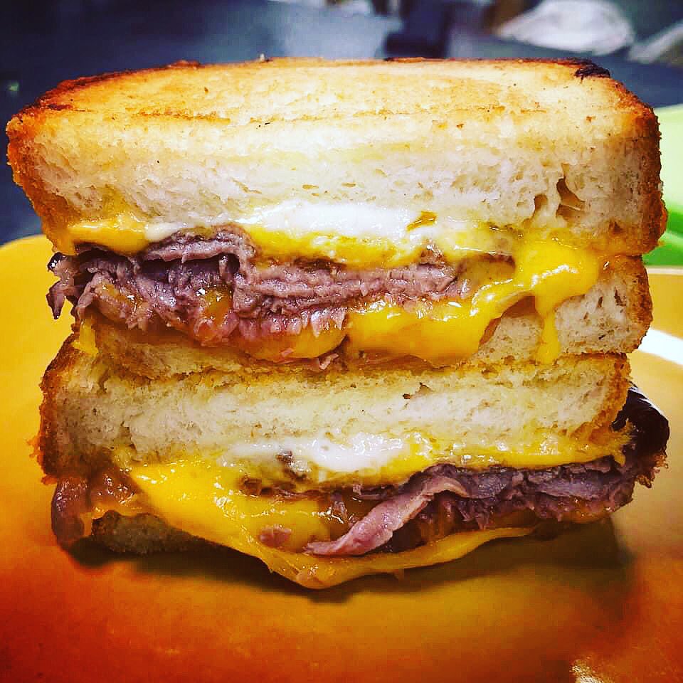 BreadNj's tweet image. Beef and cheddar melt!!!!