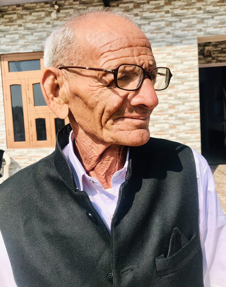 pradeepboranRP's tweet photo. संस्कार माँ से मिलते हैं और संघर्ष करने की शक्ति पिता से।❤️ https://t.co/wOy6oeY8vA
