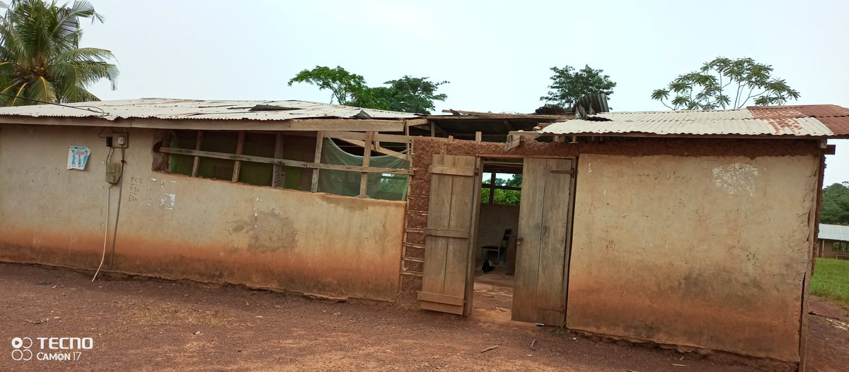osagyeefo's tweet photo. Please Mr. President do something about this school Awudome basic is the school name it is located at Sefwi Bodi district in the western north https://t.co/eUCnFsWinR