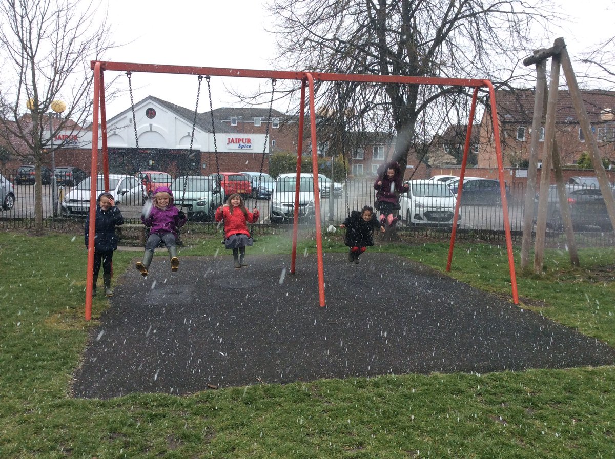 EddonMrs's tweet image. It’s HAXBY ROAD 100 week @HaxbyRoad! So of course we have been to the park today for our maths lesson measuring in metres! We used a range of equipment and saw every weather- sunshine, snow and hail stones! ❄️🌨☀️ #HRmaths #makemathsfun #HR100 @_MrsMac_