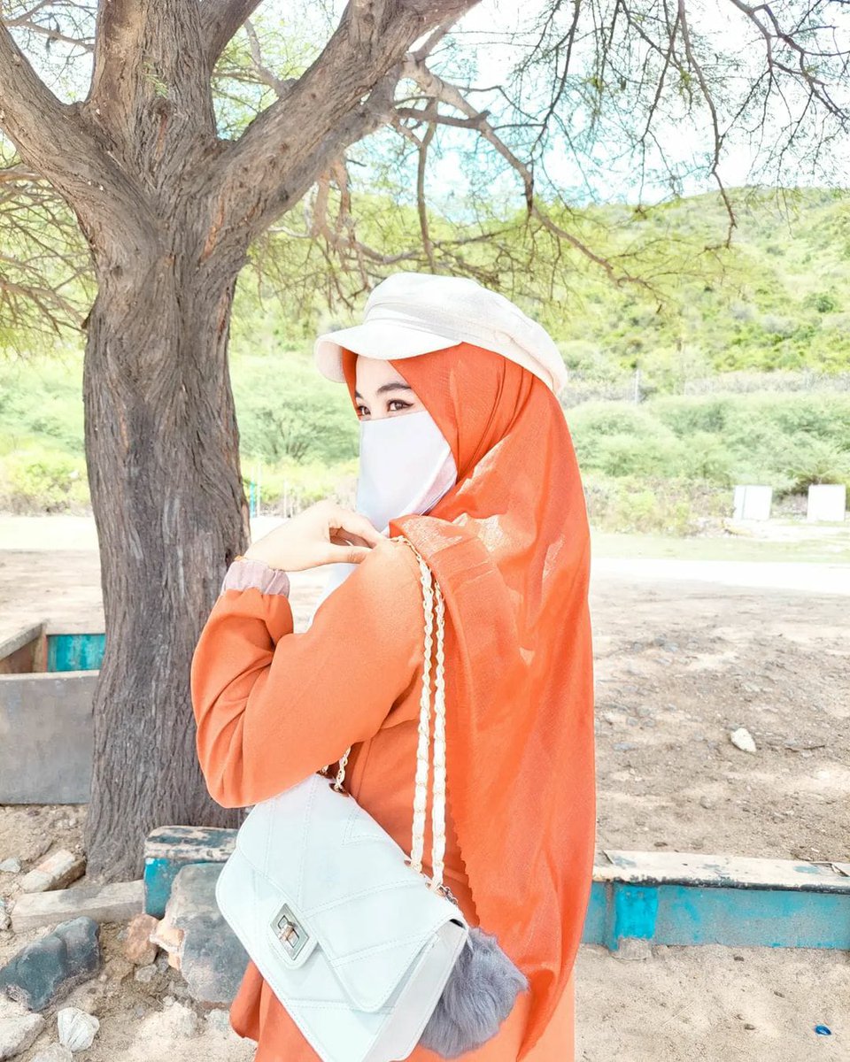 ifnuazz__'s tweet photo. Cinta itu laksana benih. Jika ia jatuh pada lahan yang subur, akan tumbuh menjadi pohon cinta yang berbuah manis 🥰 https://t.co/03iqP0XJ9X