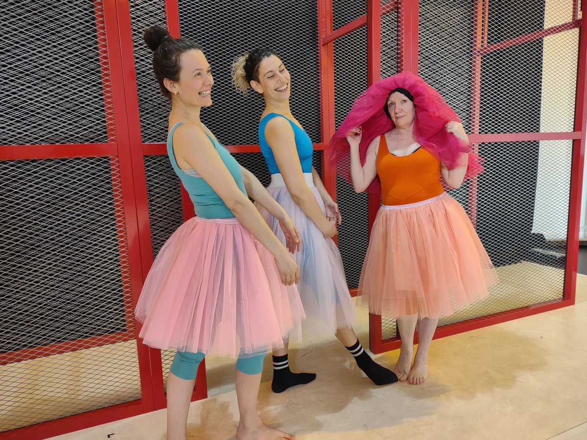 2destlang's tweet photo. The #FaultLines cast is having way too much fun in the rehearsal room. 

One week today before we open at @PlatformGlasgow  

#bookyourtickets ⬇️
https://t.co/uuqnWTgvwh https://t.co/K59L9Nm8mG