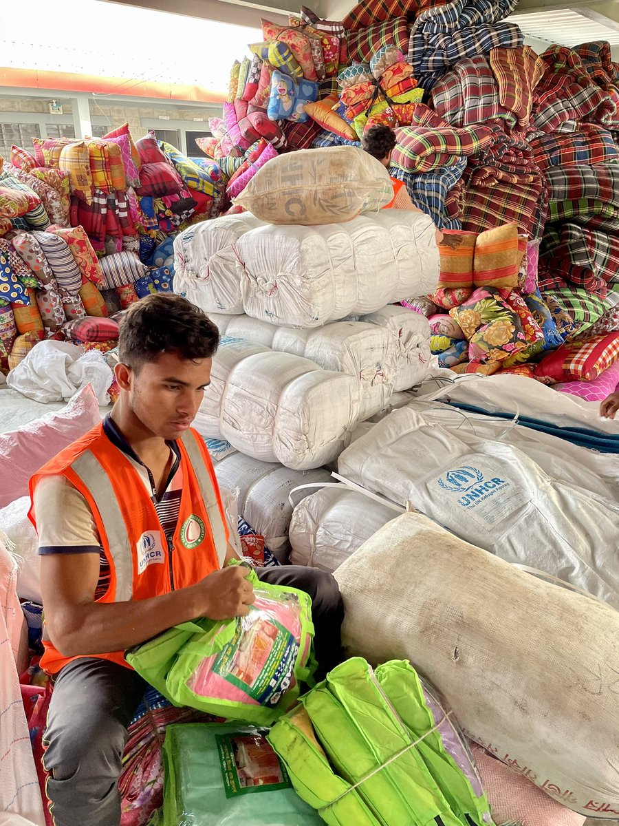 ito_naoki's tweet photo. On March 30th and 31st, appro. 3,800 #Rohingya refugees in total moved from Cox’s Bazar to Bhasan Char. The system of relocation is in place. But, challenges are ahead of them. Support for health, education and livelihood opportunities needs to expand. @UNHCR_BGD @JanePearceWFP https://t.co/cicFaTHWPE