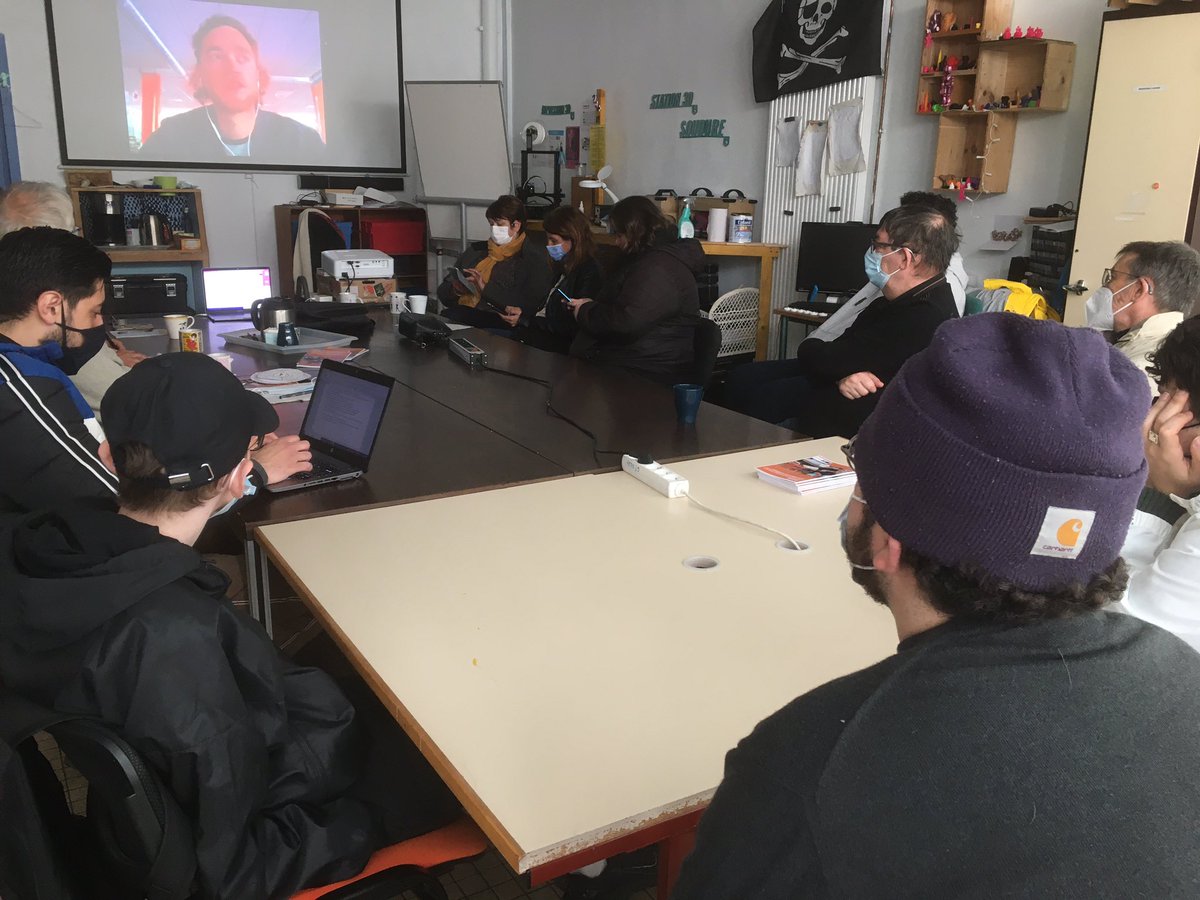 Suite de papifab avec Arthur Samzun de l’asso Lowtech et Réfugiés de Marseille et Claude Carnot du repair’café d’Iroise #fablab #lowtech #papifab #repaircafe cc <a href="/atbrest/">@ Brest</a> <a href="/Fababrest/">Fab@brest</a>