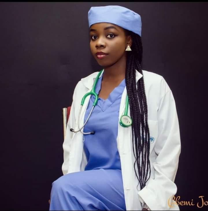 fsdmovement's tweet photo. If there was a system Dr Chinelo would not have left us too soon. She would have saved many more  lives than her dreams been dashed and shot lived by a country with no system.
#KadunaTrainAttack 
#drchinelo https://t.co/EuS18IR5yF
