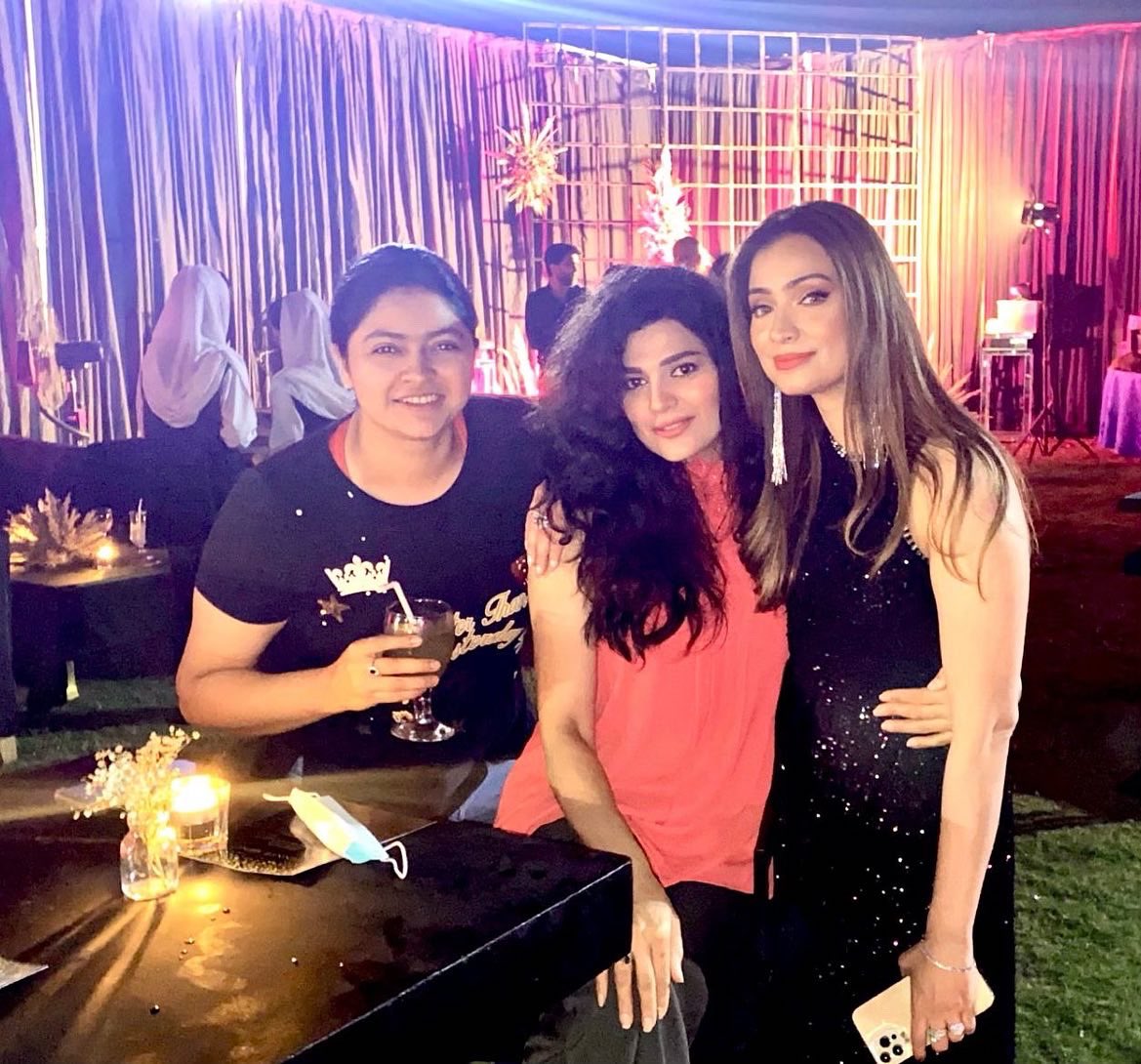 IamSophiaMirza's tweet photo. Some more pics @mmirza2807 @IamSophiaMirza #sophiamirza #SMโค๏ธ #friendfamily https://t.co/9ZVhjzyI0S