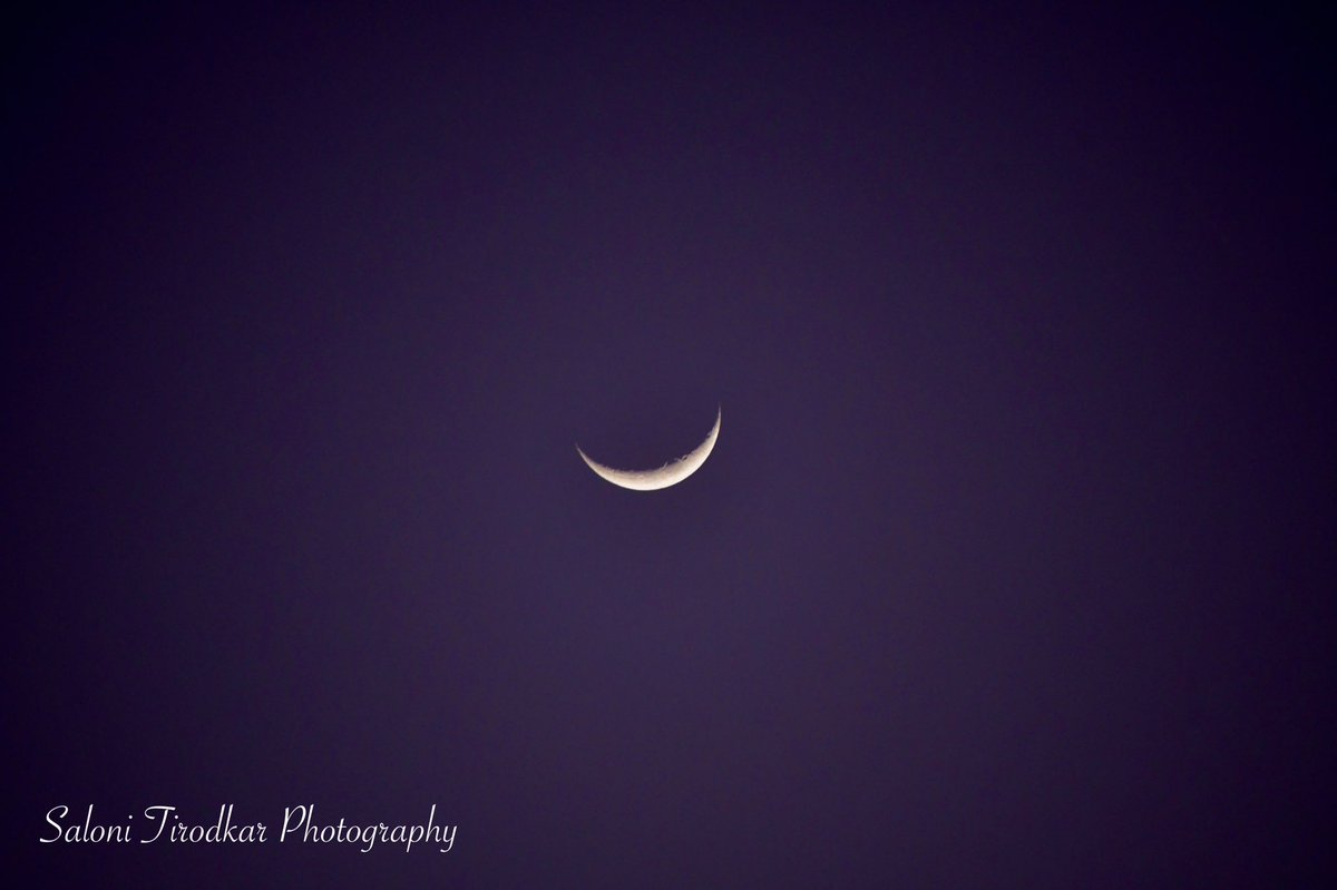 “If you’re ever feeling lonely, just look up at the moon.
Someone somewhere is looking right at it too.”

#aesthetic #aestheticquotes #salonitirodkarphotography #moon #cresentmoon #moonoftheday #nightphotography #magic #magicmoments #magicalnight #quotes #quotesaboutlife #qotd