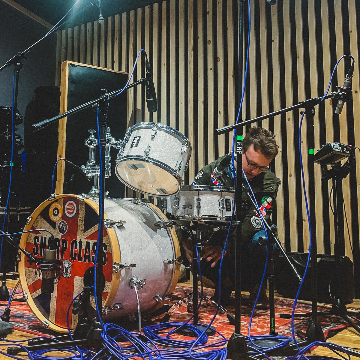 Sharp_Class's tweet photo. Yesterday concluded all of our studio sessions as we spent the day recording the drums for the final track to go on the album!💥
Keep The Faith✊
#sharpclass #recording #drums #alternative #mod #modrevival #recordingstudio #thekinks #keepthefaith https://t.co/8kHLILbitT