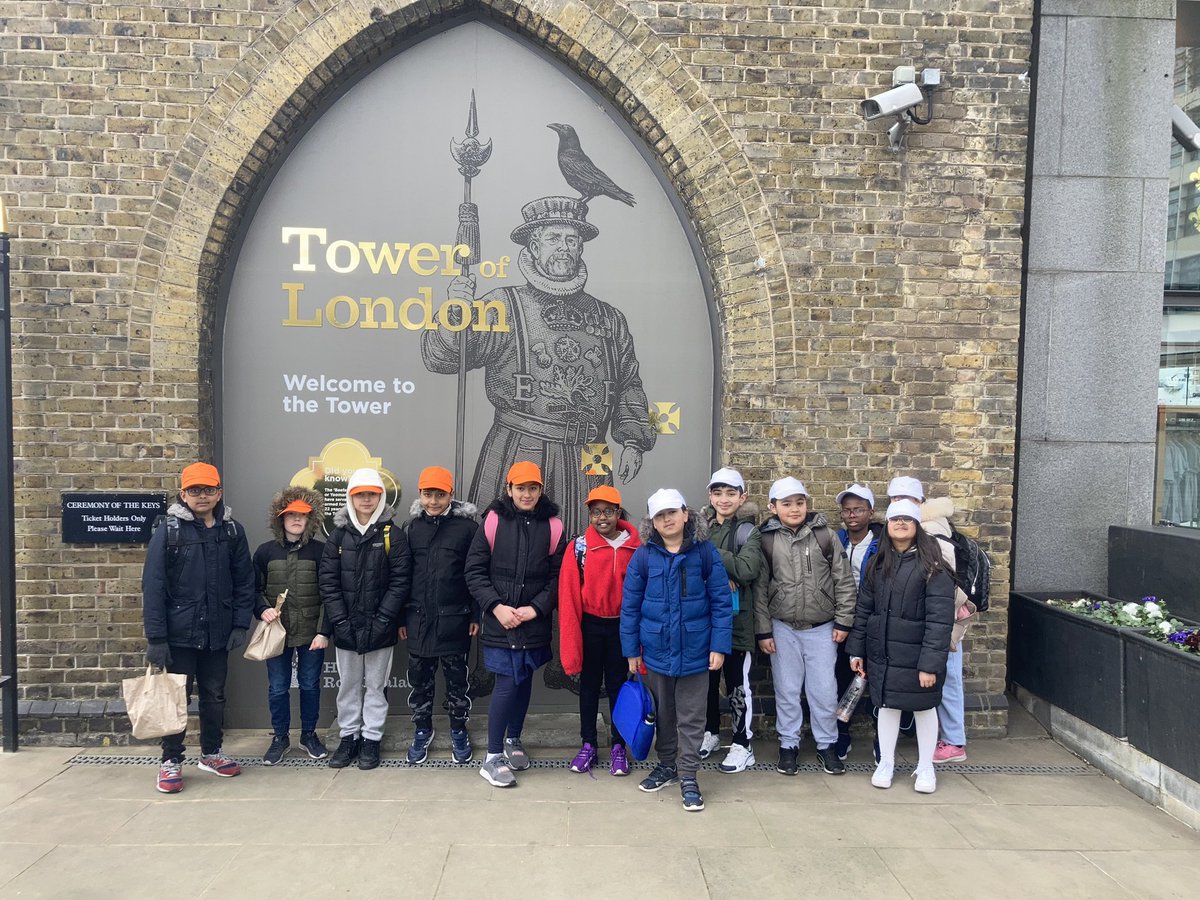 WestminsterBD3's tweet photo. Arrived at the Tower of London. It’s a bit chilly 🥶 but we’re all still smiling. #somuchtosee @WeAreBDAT @WestminsterBD3 https://t.co/pOrW8D9ILO