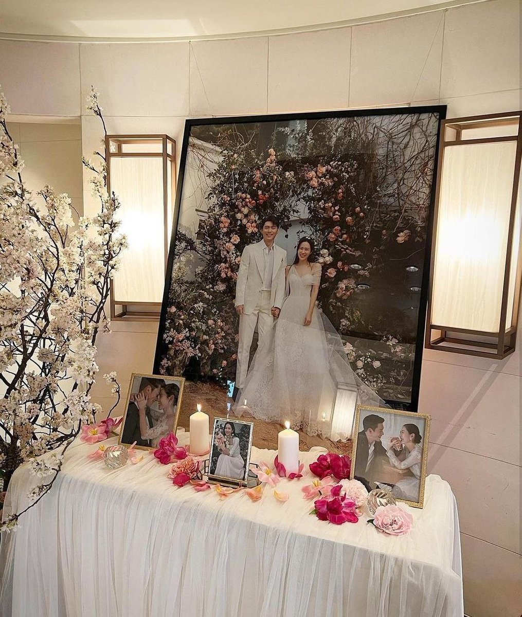DramalandBR's tweet photo. 📸 | #Binjin indo pro altar... 💐

Foram liberadas mais imagens do ensaio de casamento de #SonYeJin e #HyunBin. https://t.co/w5MZCJ2NUG