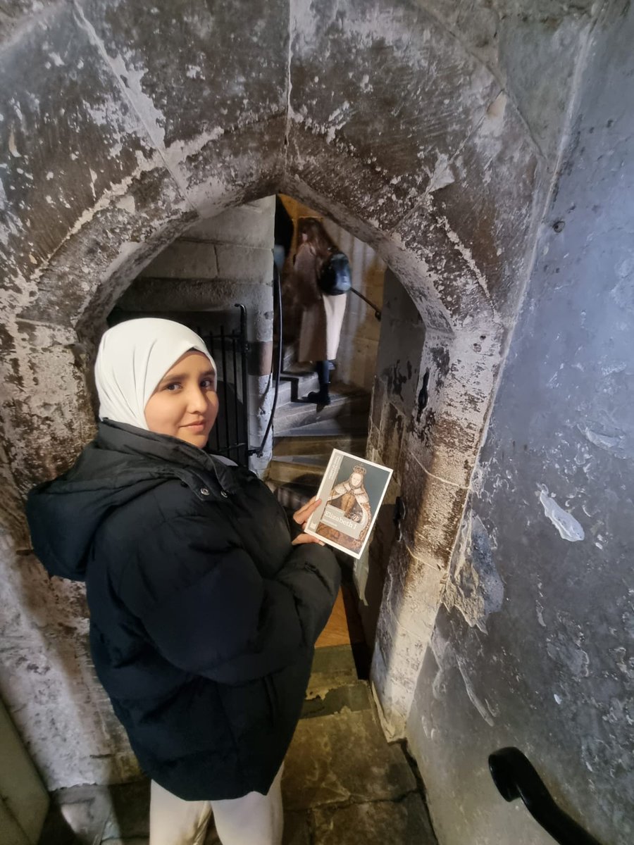 edengirlsslough's tweet photo. @TowerOfLondon trip today with our Y10s. #History #KS4Curriculum #Humanities #Enrichment https://t.co/N2NiZjM2q7