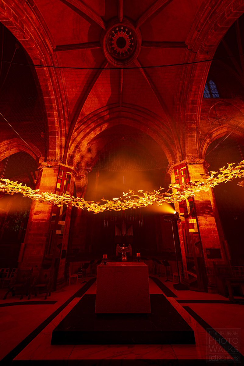 The Scottish premiere of Michael Pendry's stunning Les Colombes (The Doves) is on now at <a href="/StGilesHighKirk/">St Giles' Cathedral</a>
You can learn all about it by visiting the <a href="/burnsandbeyond/">Burns&Beyond Festival</a> Twitter account.
#Edinburgh #VisitScotland #StGiles #BurnsAndBeyond #LesColombes #WingsForPeace #ArtForPeace