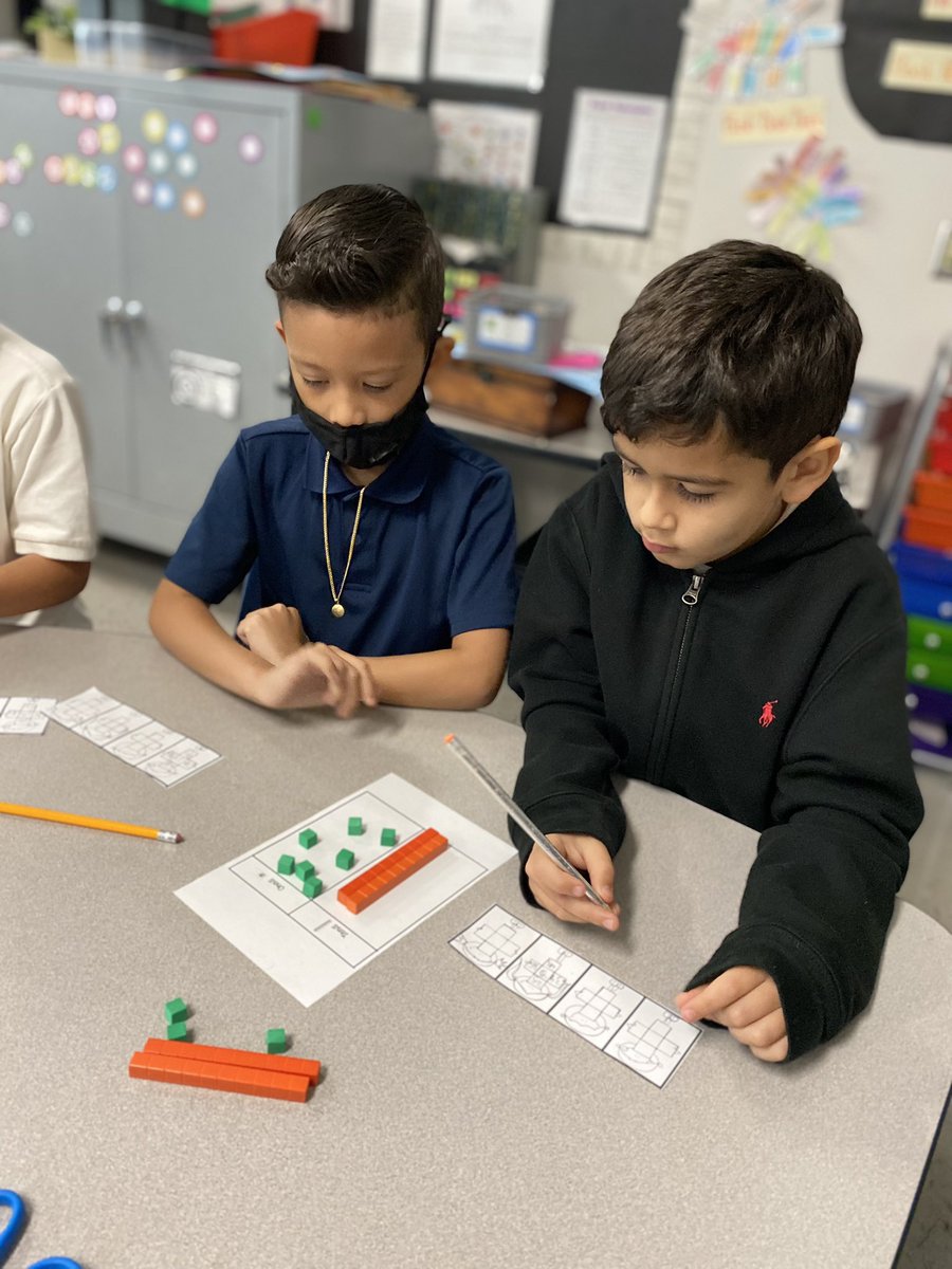 Cass_Francois's tweet photo. Just some photo dumps of my #mathematicians working. We are comparing and identifying the greater number. @CannellaElem #teacherdiaries #confessionsofafirstgradeteacher
#SOAR #comets #cannellacomets #firstgradediaries #strongertogether https://t.co/QWOqJVIgIs