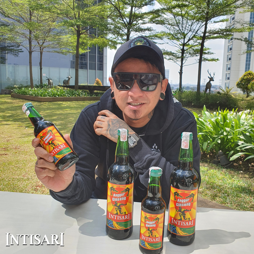 intisariID's tweet photo. Enak banget yak kalau ada temen yang bawa Intisari kayak gini
#AnggurGinsengIntisari #GinsengKopiIntisari #GinsengIntisari #GueIntisari #TemanIntisari https://t.co/pxdhdlcNzk