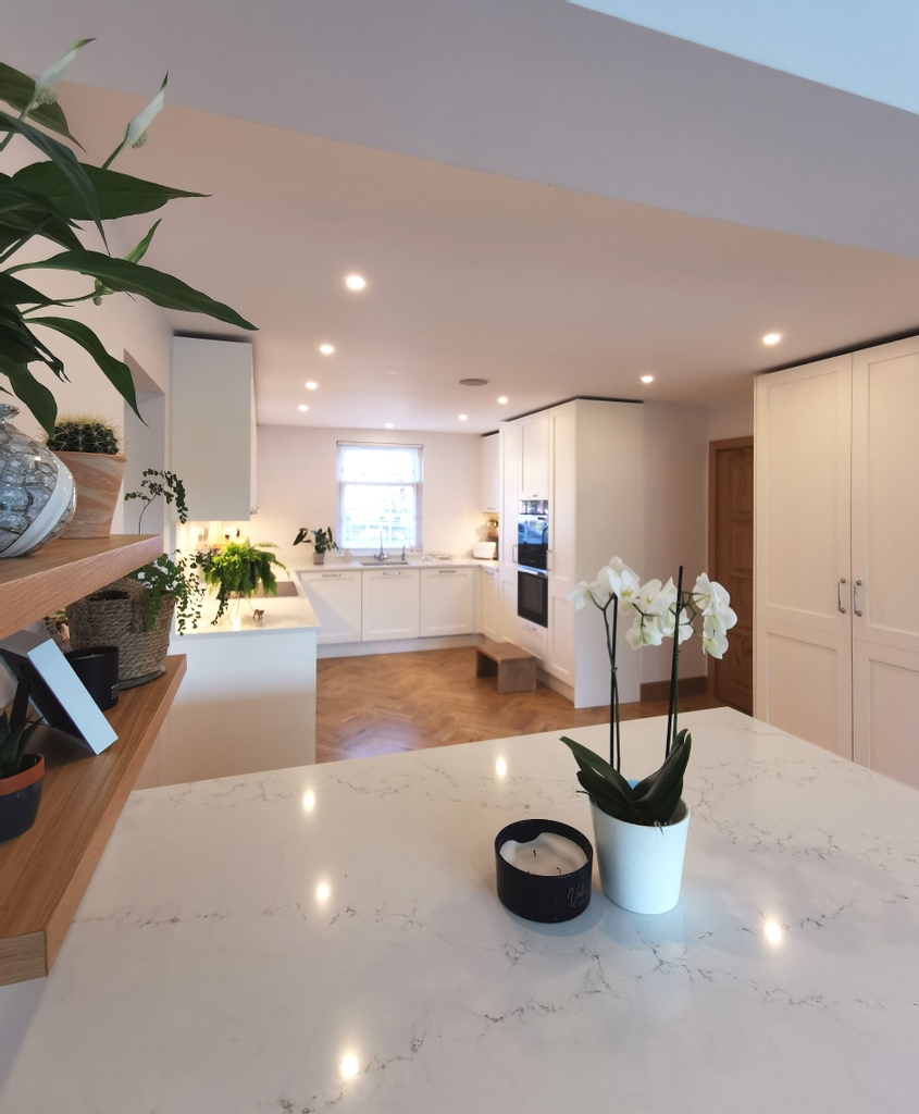 carmelharger's tweet photo. P A R K W A Y | ⁠ Our clients knew they wanted something simple and elegant and were completely open when it came to layout ideas. They loved the idea of having an island or peninsular with somewhere to perch at whilst preparing dinner. ⁠ https://t.co/Dl7qtn4BOA