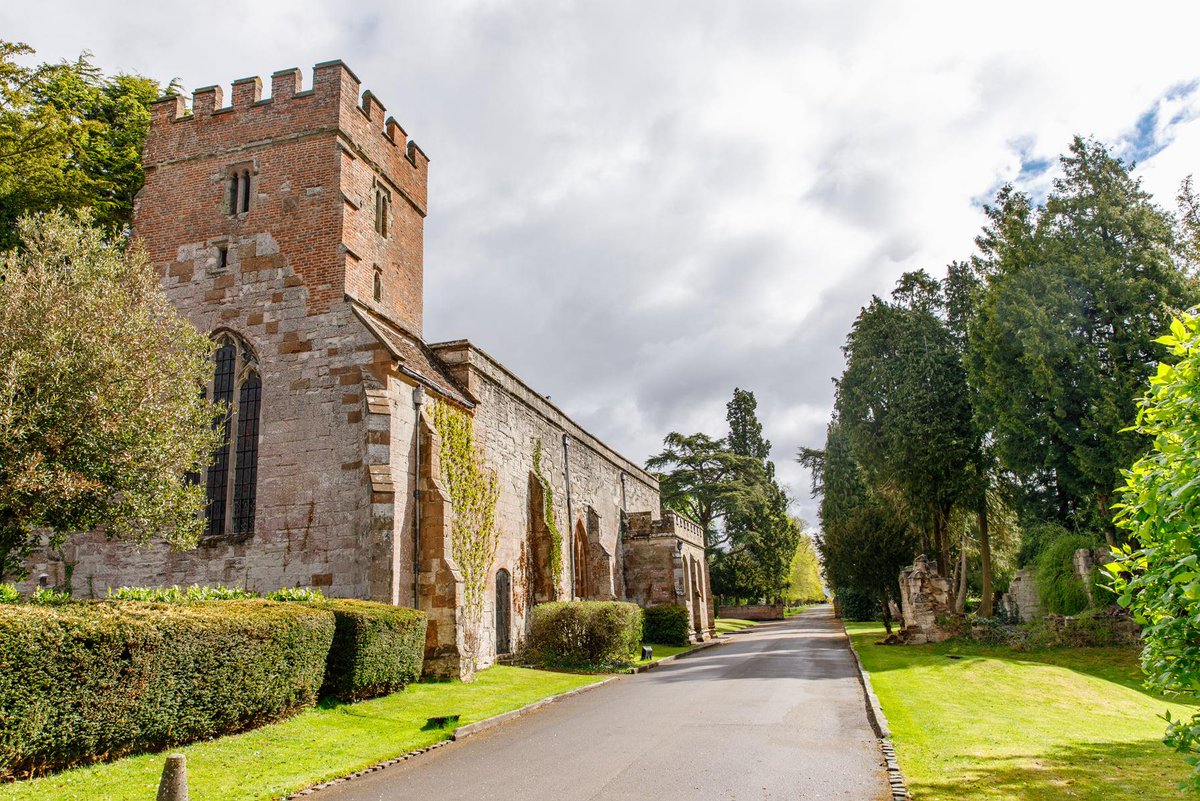 HotelWroxall's tweet photo. Wroxall Abbey is currently the only hotel in the UK which has its own chapel, which makes us the perfect wedding venue. 2022/2023 dates available now!
#ukwedding #weddinguk #weddingvenue #wedding #marriage #luxurywedding #countryhousewedding #luxuryweddinguk #ukweddingvenue https://t.co/aCM3Zaz9lF