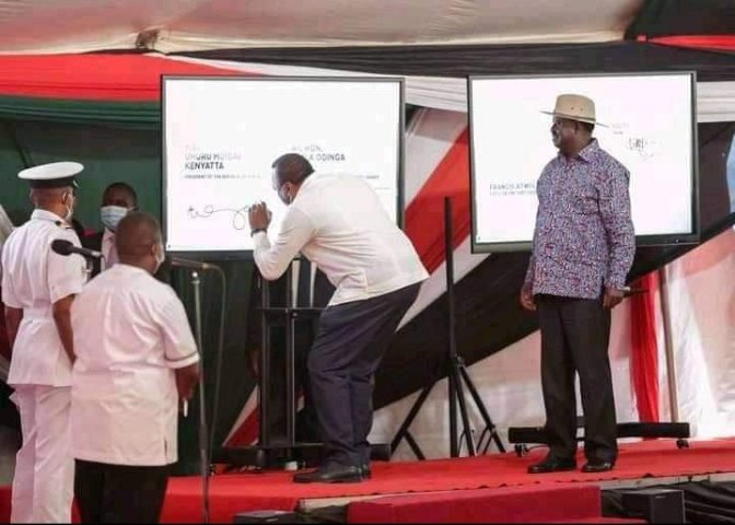 Waita_Justus's tweet photo. A very rare photo of Junet Mohammed and Dennis waweru the BBI promoters 😏😏

#BBIFinalVerdict
#TheBarKe https://t.co/eJCbcOT5ix