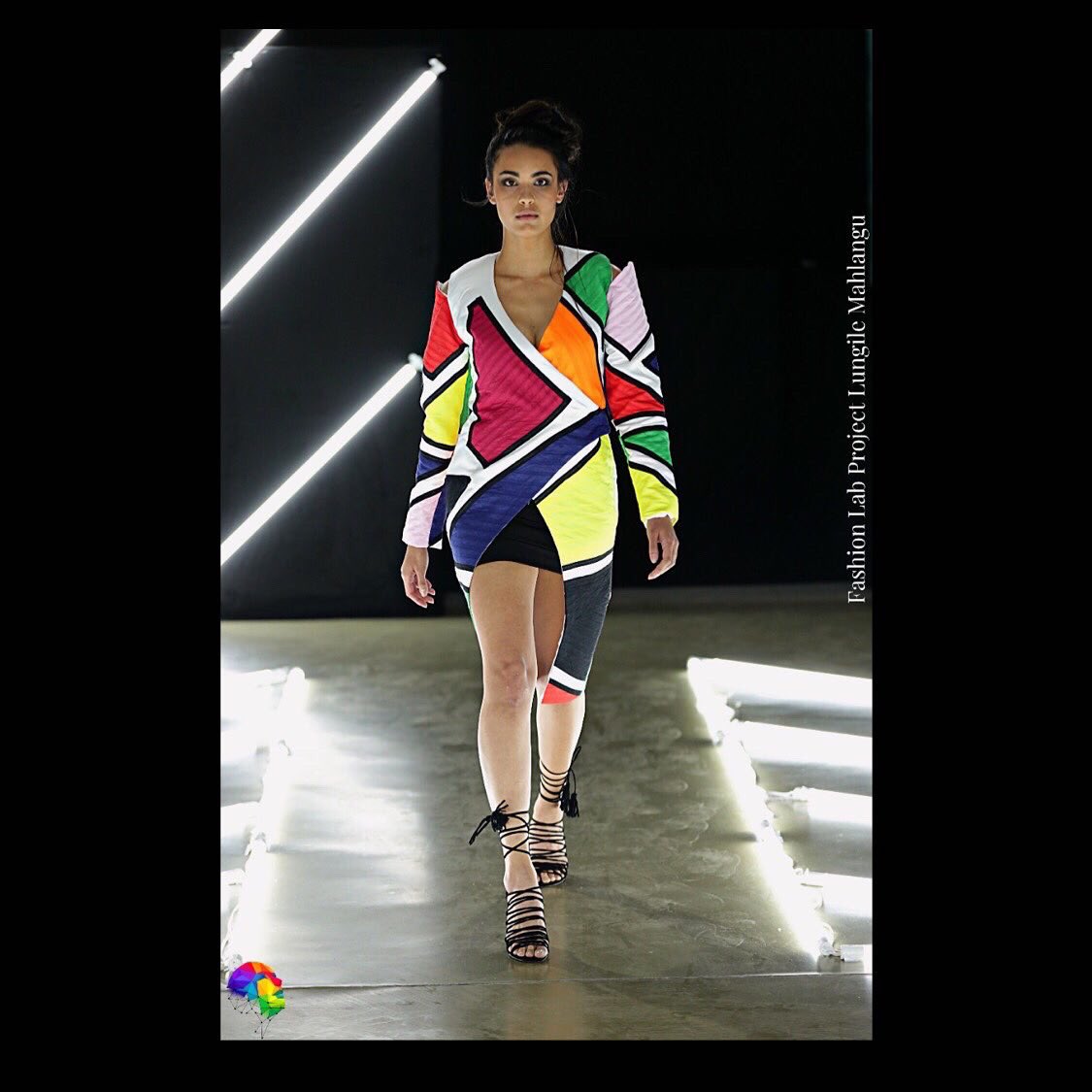 SACreative_Ind's tweet photo. THE FASHION LAB PROJECT FASHION SHOW๐ฅ๐ฅ
Can We repeat?
#LungileMahlangu
#Collection
@shirleyjoseph_sa
#davidtlale #industryleaders #emergingtalents #sacii #fashionshow #departmentofsportsartsandculture #mge #normalisingaccess https://t.co/2wHkOVDQIo